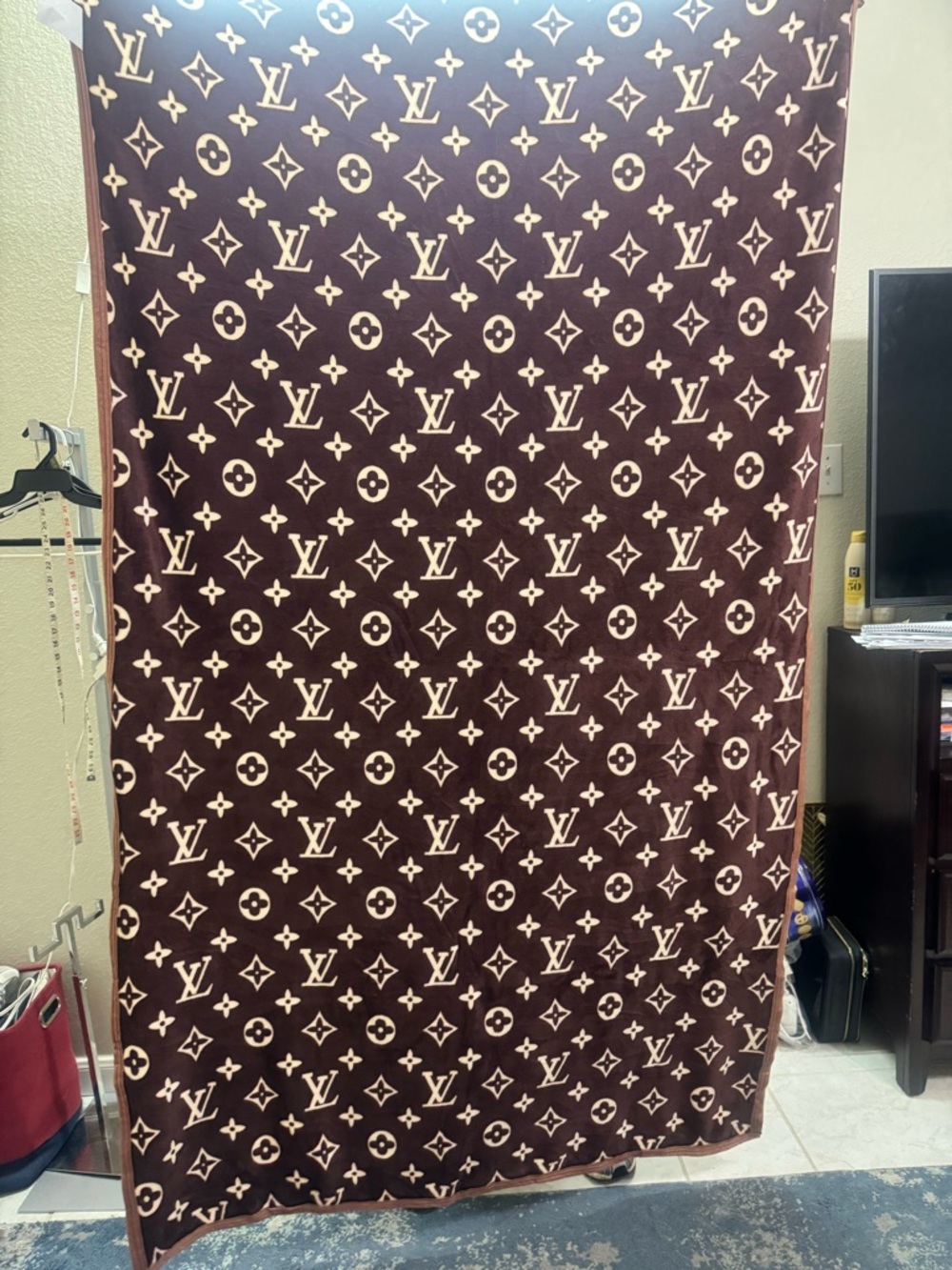 Large throw